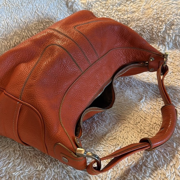 Tod's Shoulder Bag - Picture 9 of 16